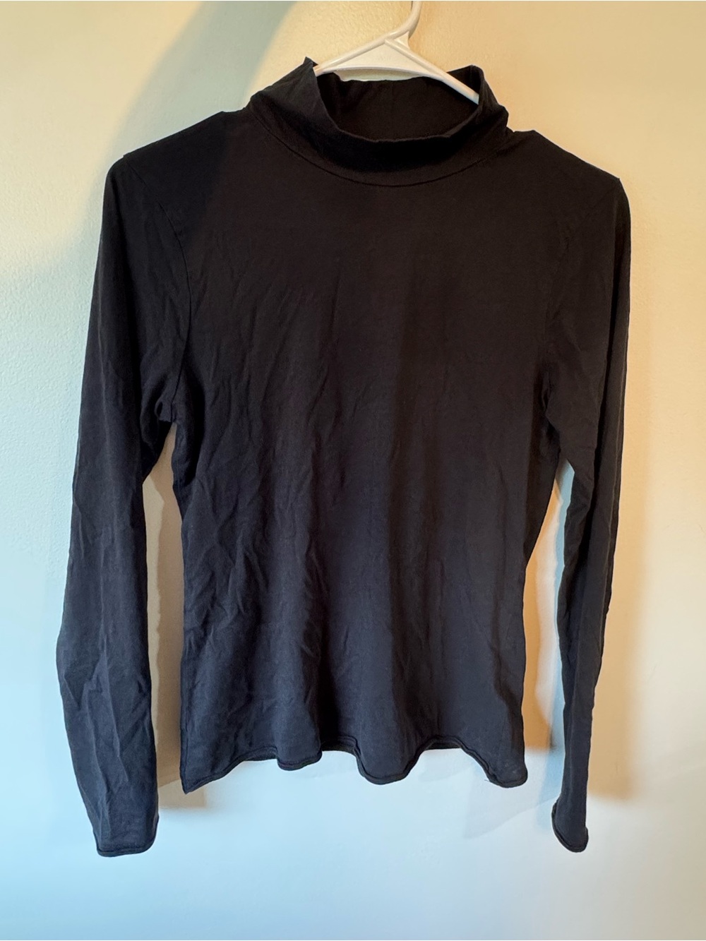 Anthropologie Women’s Black Mock Neck Raw Hem Long Sleeve Top Size Medium